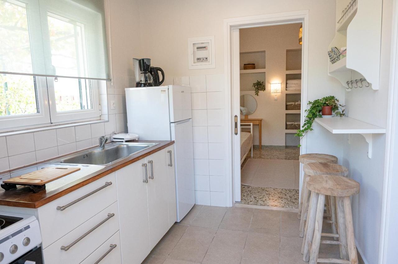 Sunny Yard Apartments Poros Town Exterior photo
